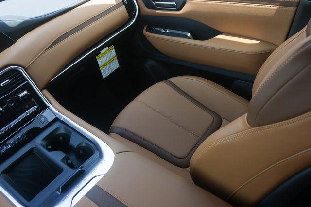 Photo of 2025 Deep Ocean Blue Pearl Nissan Armada