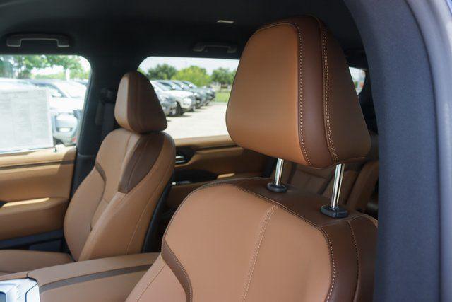 Photo of 2025 Deep Ocean Blue Pearl Nissan Armada