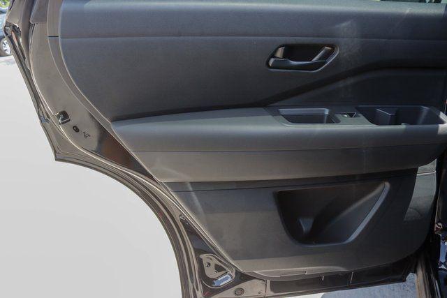 Photo of 2025 Super Black Nissan Pathfinder