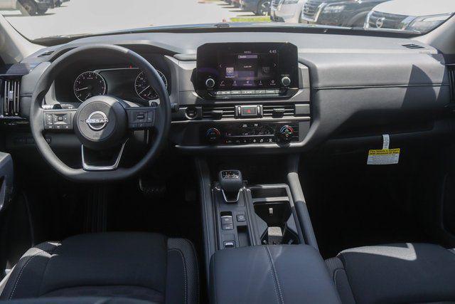 Photo of 2025 Super Black Nissan Pathfinder