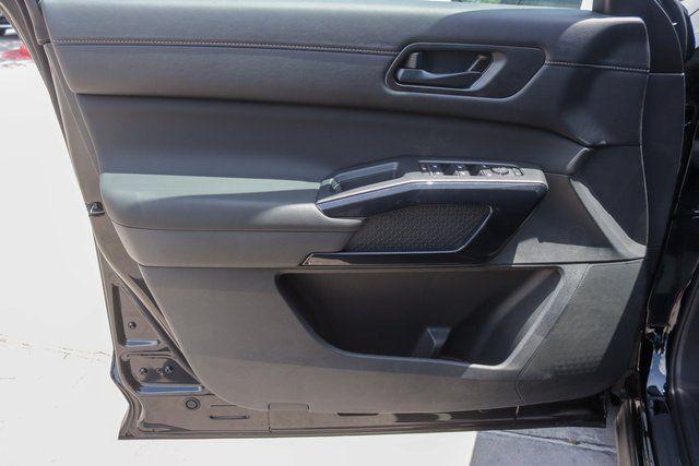 Photo of 2025 Super Black Nissan Pathfinder