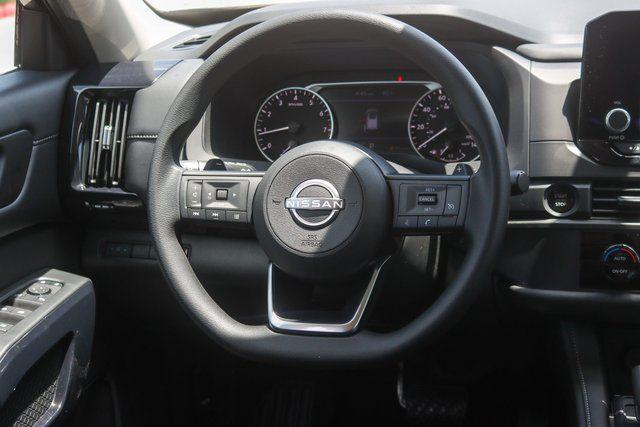 Photo of 2025 Super Black Nissan Pathfinder