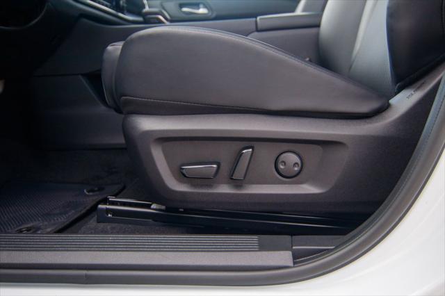 Photo of 2025 Everest White Pearl Nissan Rogue