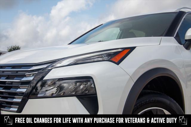 Photo of 2025 Everest White Pearl Nissan Rogue