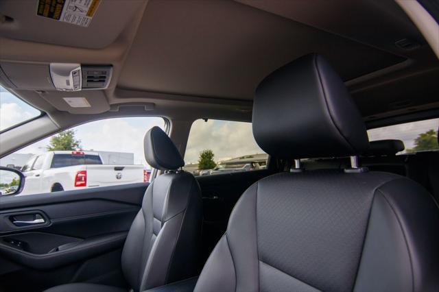 Photo of 2025 Everest White Pearl Nissan Rogue