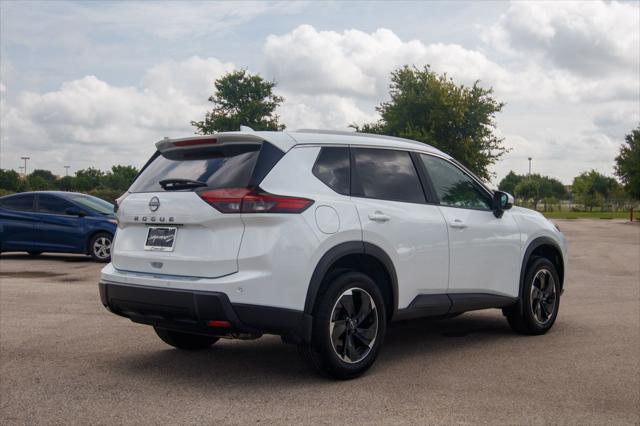 Photo of 2025 Everest White Pearl Nissan Rogue