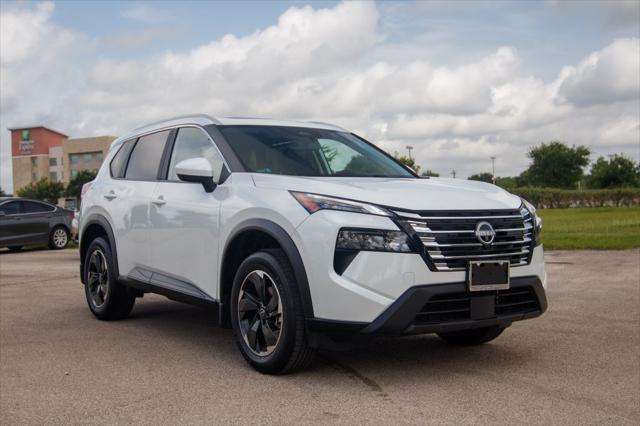 Photo of 2025 Everest White Pearl Nissan Rogue
