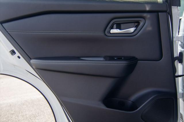 Photo of 2025 Everest White Pearl Nissan Rogue