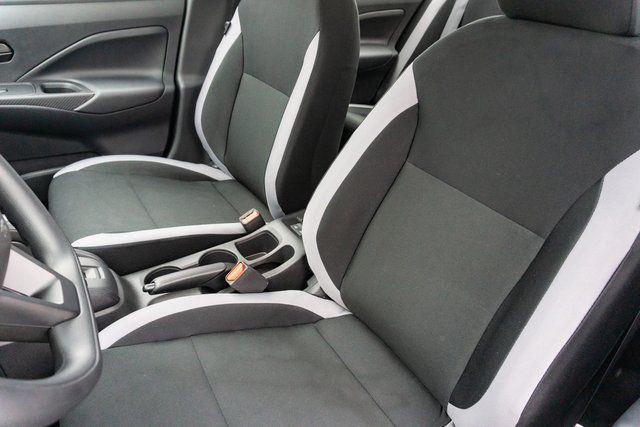 Photo of 2025 Brilliant Silver Metallic Nissan Versa