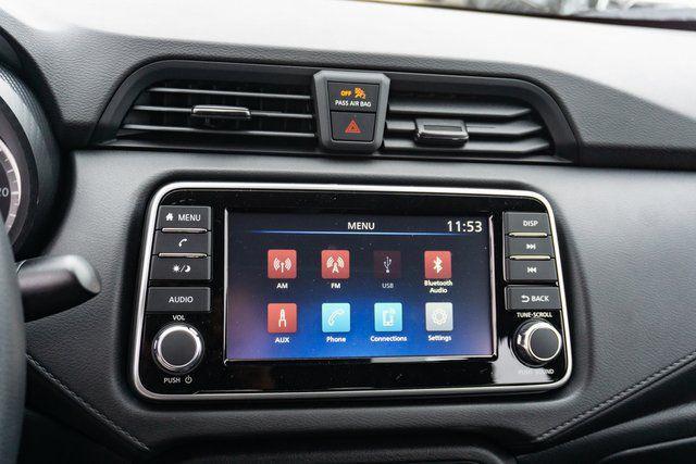Photo of 2025 Brilliant Silver Metallic Nissan Versa