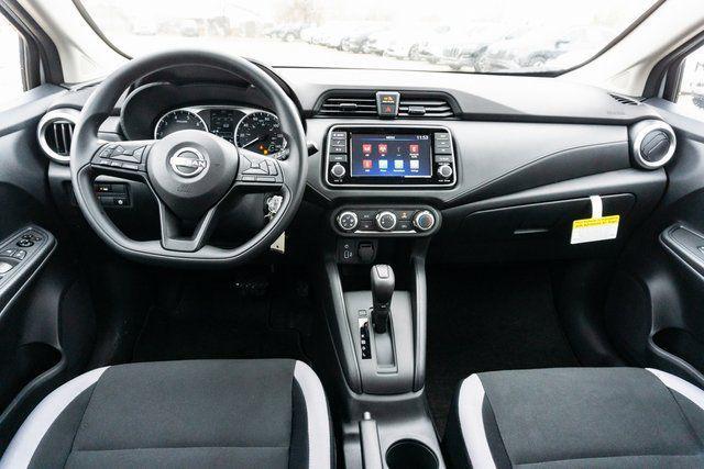 Photo of 2025 Brilliant Silver Metallic Nissan Versa