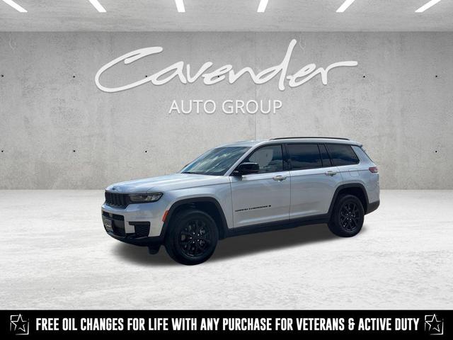 Photo of 2024 Silver Zynith Jeep Grand Cherokee L