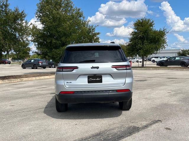 Photo of 2024 Silver Zynith Jeep Grand Cherokee L