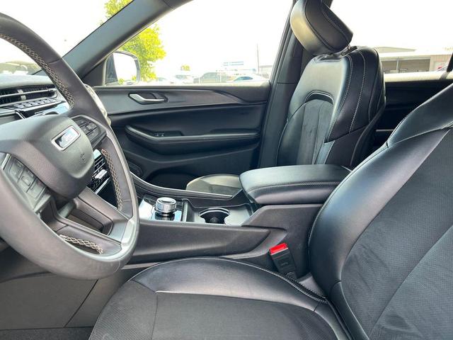 Photo of 2024 Silver Zynith Jeep Grand Cherokee L