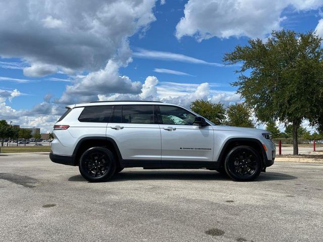Photo of 2024 Silver Zynith Jeep Grand Cherokee L