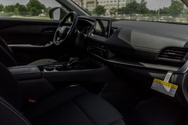 Photo of 2025 Everest White Pearl Nissan Rogue