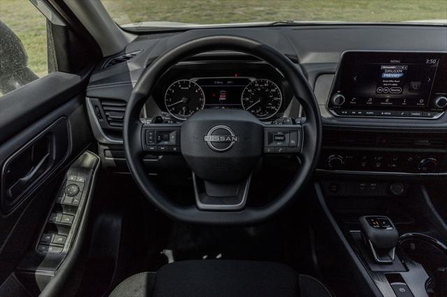 Photo of 2025 Everest White Pearl Nissan Rogue