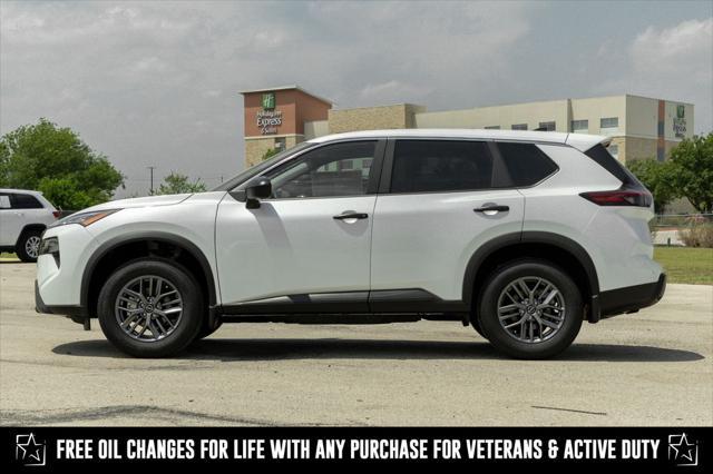 Photo of 2025 Everest White Pearl Nissan Rogue