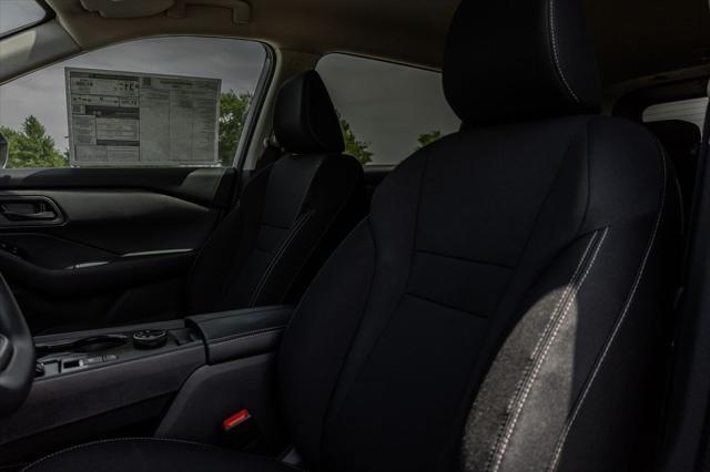 Photo of 2025 Everest White Pearl Nissan Rogue