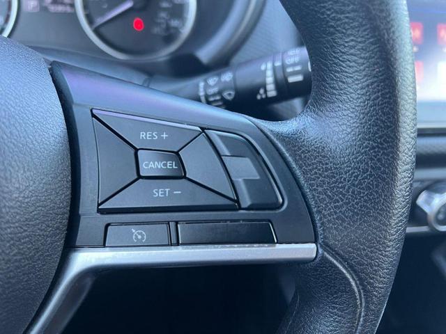 Photo of 2022 Gun Metallic Nissan Kicks