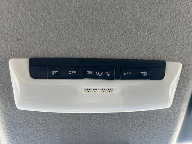 Photo of 2022 Gun Metallic Nissan Kicks