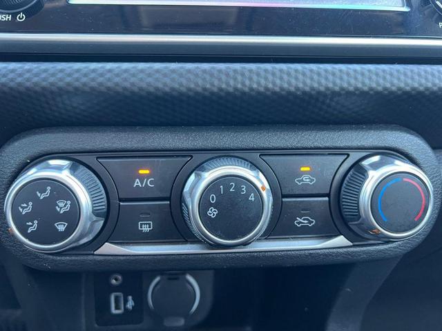 Photo of 2022 Gun Metallic Nissan Kicks