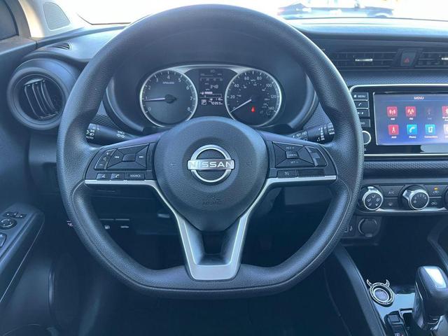 Photo of 2022 Gun Metallic Nissan Kicks