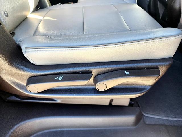 Photo of 2023 Blue GMC Yukon XL