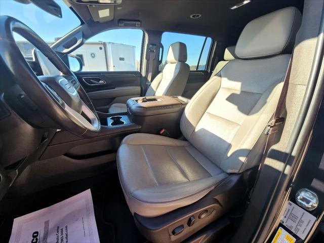 Photo of 2023 Blue GMC Yukon XL