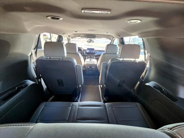 Photo of 2023 Blue GMC Yukon XL