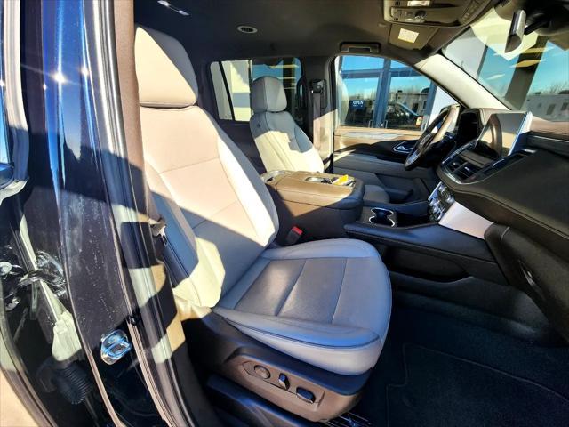 Photo of 2023 Blue GMC Yukon XL