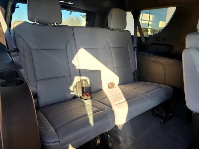 Photo of 2023 Blue GMC Yukon XL