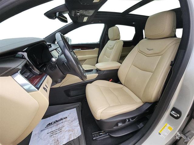 Photo of 2019 SILVER Cadillac XT5