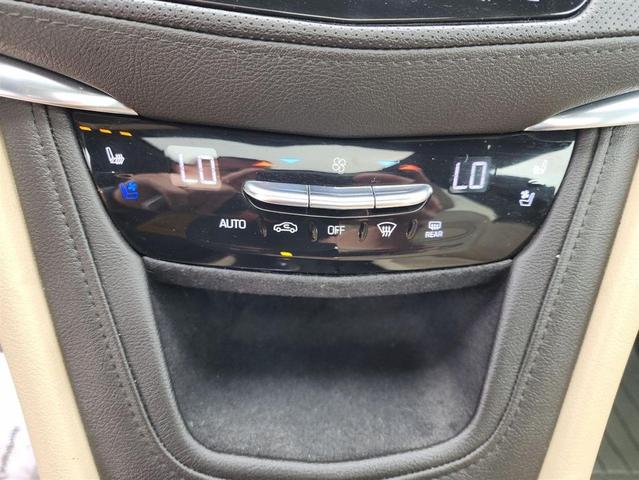 Photo of 2019 SILVER Cadillac XT5