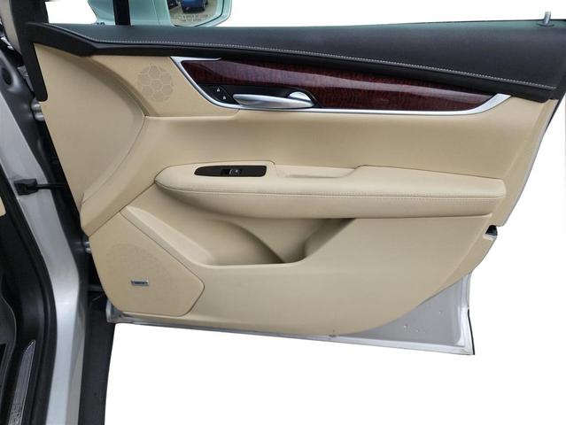 Photo of 2019 SILVER Cadillac XT5