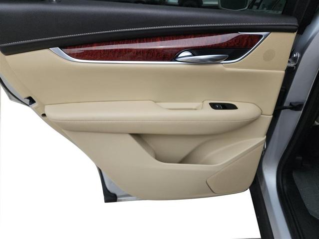 Photo of 2019 SILVER Cadillac XT5