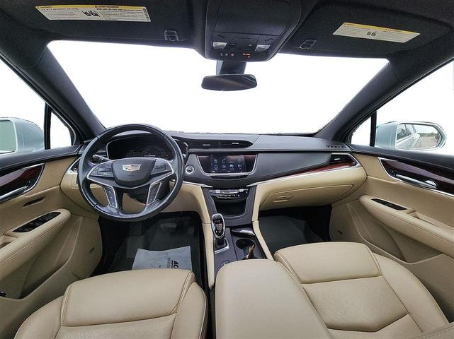 Photo of 2019 SILVER Cadillac XT5