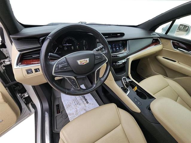 Photo of 2019 SILVER Cadillac XT5