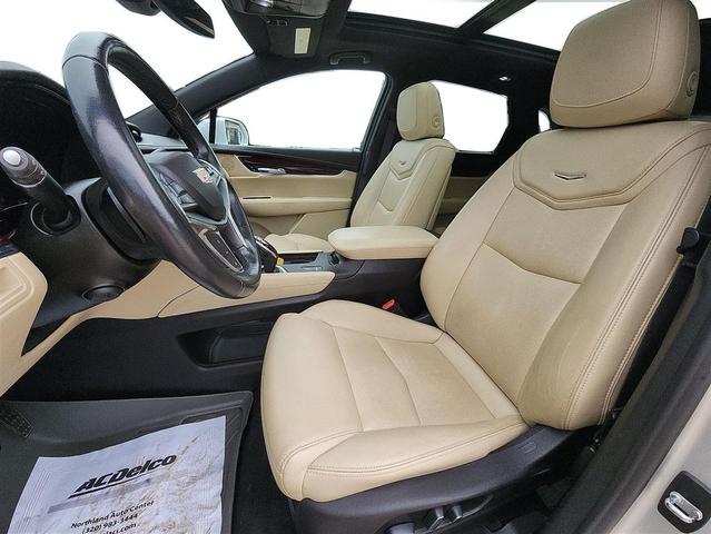 Photo of 2019 SILVER Cadillac XT5