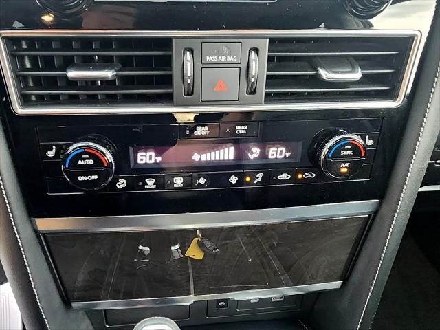 Photo of 2024 Gray INFINITI QX80