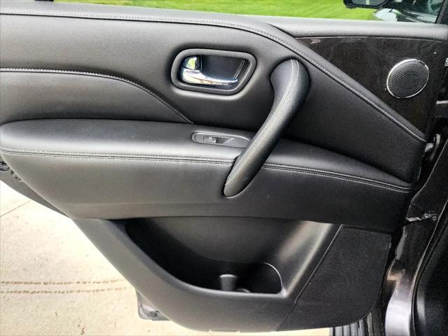 Photo of 2024 Gray INFINITI QX80