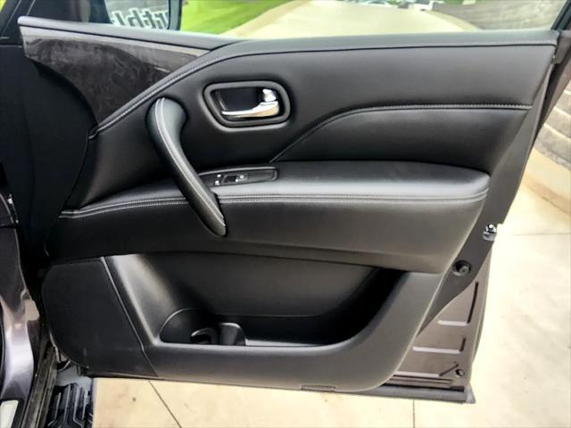 Photo of 2024 Gray INFINITI QX80