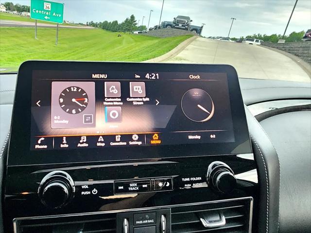 Photo of 2024 Gray INFINITI QX80