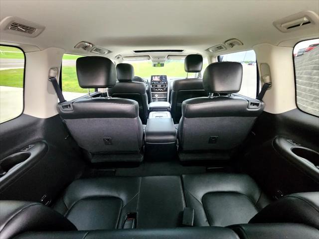 Photo of 2024 Gray INFINITI QX80