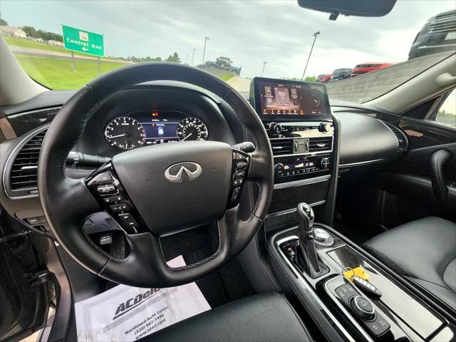 Photo of 2024 Gray INFINITI QX80