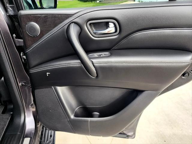 Photo of 2024 Gray INFINITI QX80