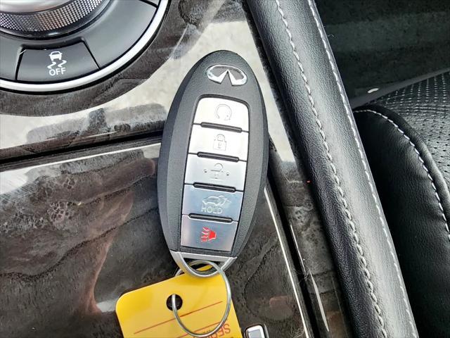Photo of 2024 Gray INFINITI QX80