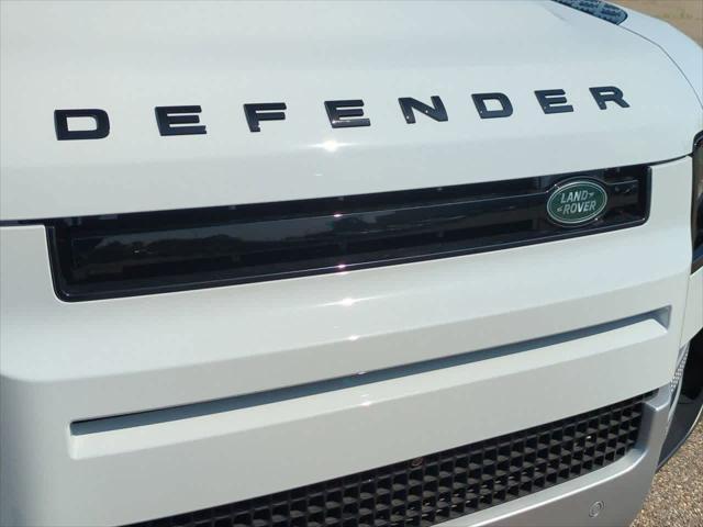 Photo of 2025 Fuji White Land Rover Defender