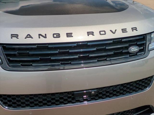 Photo of 2024 Flux Silver In Gloss Finish Land Rover Range Rover Sport