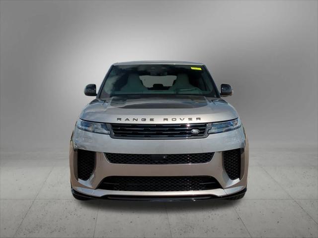 Photo of 2024 Flux Silver In Gloss Finish Land Rover Range Rover Sport